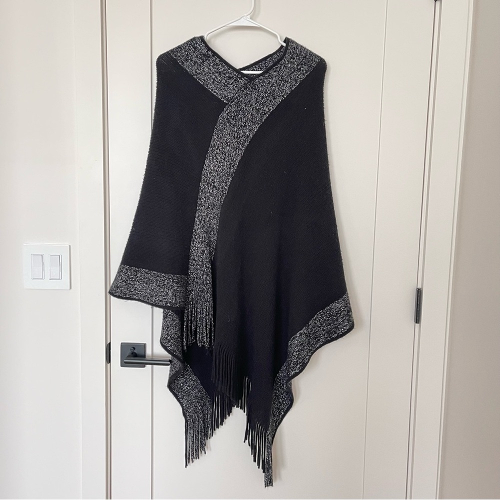 Cejon Black & Gray Poncho | Cozy Layered Fall Winter Wrap | Boho Chic Knit Shawl